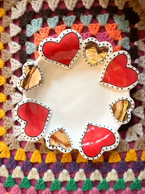 Red & Gold Hearts Small Round Dish